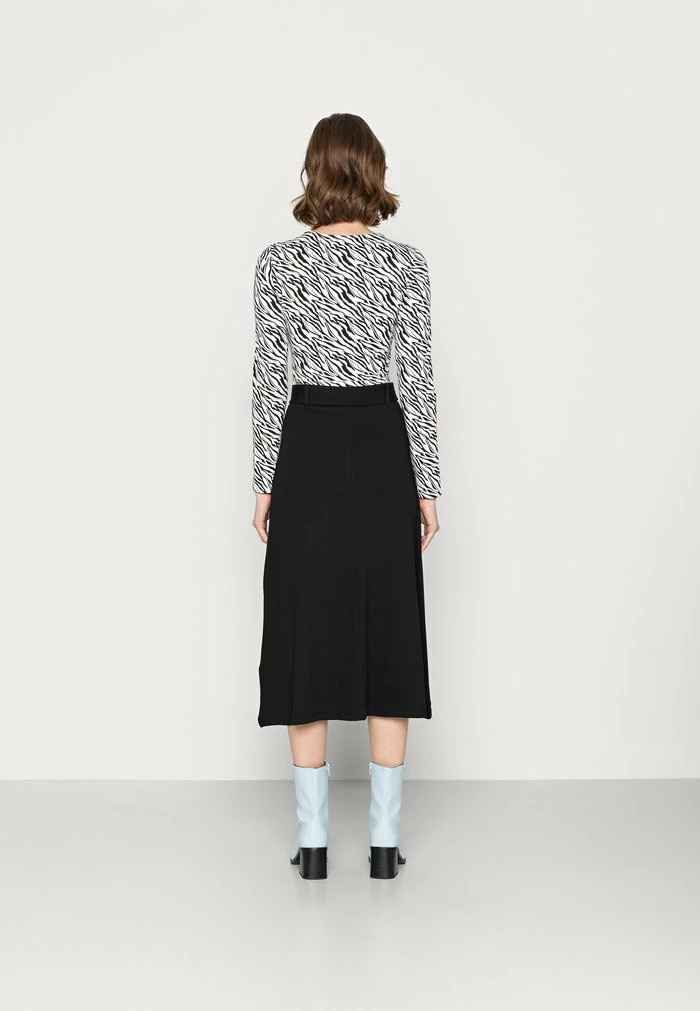 REDEZIGN - Jupe Trapèze - Black – Image 3