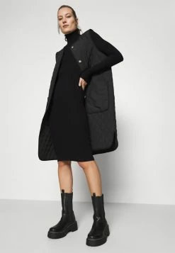 Zign Robe Pull - Black