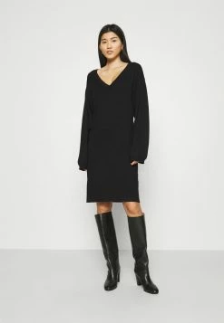 Zign Robe Pull - Black